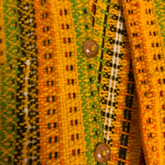 Vintage 100% wool crochet jacket Made in Ecuador does not have sewn button holes - Picture 3 of 4